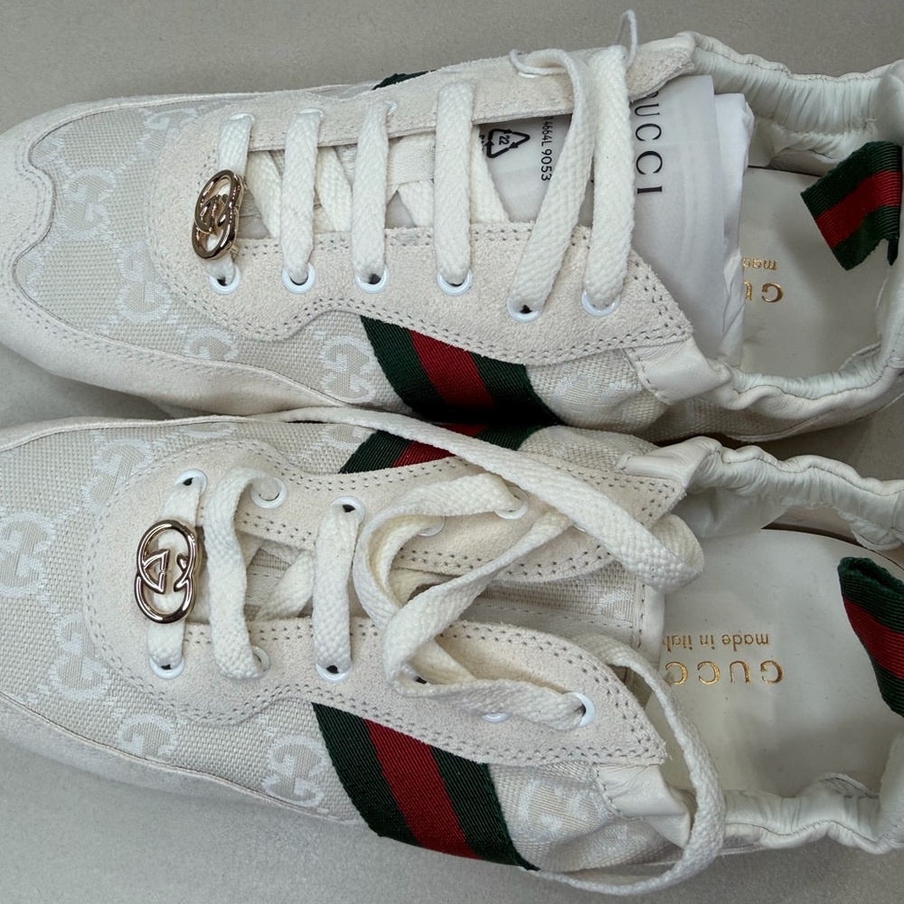 Gucci Off-White GG Canvas Sneakers with Green and Red Web NWT - Picture 4 of 7